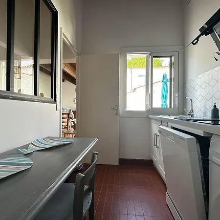 Maison De Renovee A La Palmyre - 2 Chambres, Proche Et Commerces, Patio Prive. - Fr-1-705-72